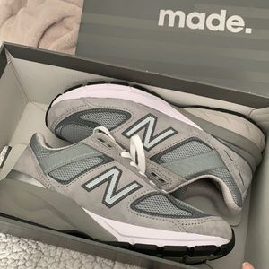Womens new balance 990 v5 in grey/castlerock